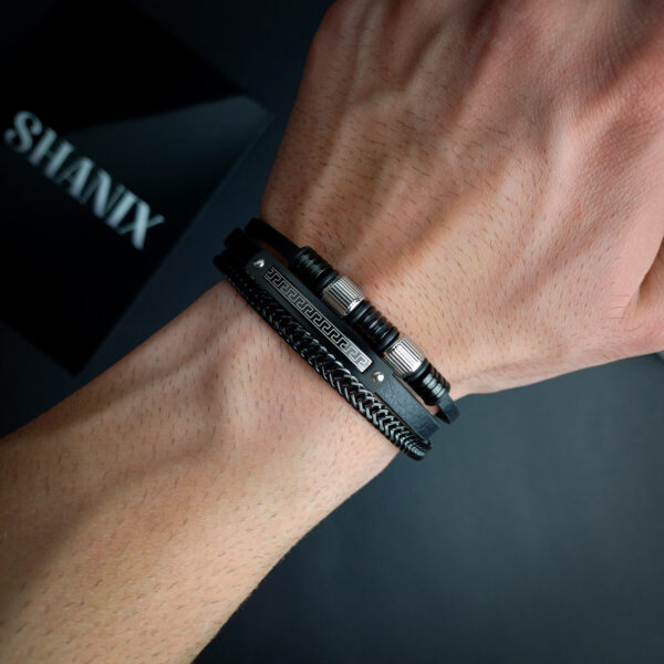 دستبند چرم پلاک دار